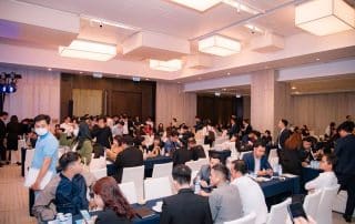 Cộng đồng môi giới đã bắt đầu sôi động trở lại khi hàng loạt thông tin tuyển dụng được đăng tải.